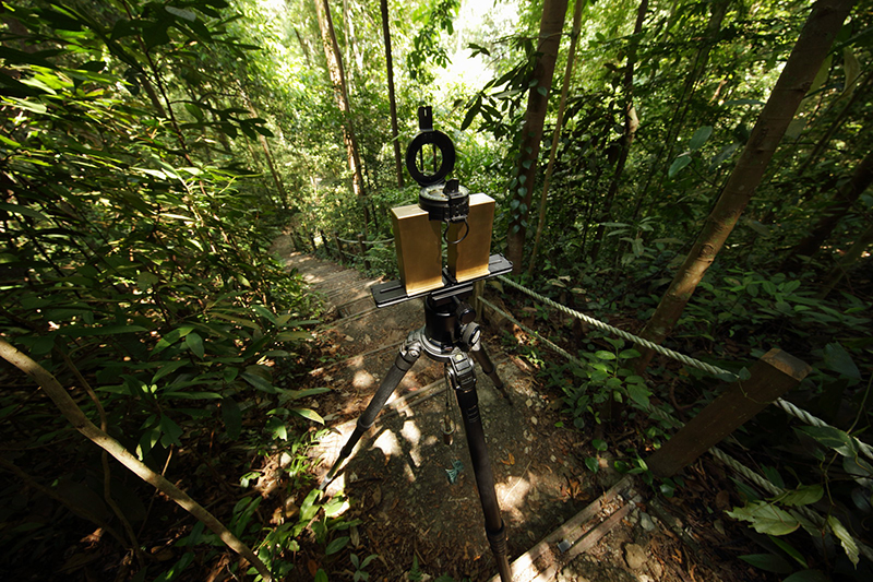 RapidDirect CNC 加工定制精密支架，适用于 M-73 棱镜罗盘